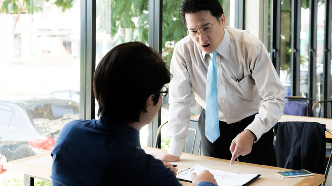 Đi làm, nên chọn sếp hay chọn môi trường làm việc?